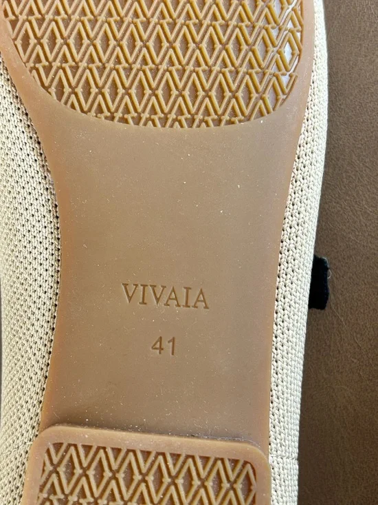 Vivaia NWOB Beige Mary Jane Knit Flats with Black Square Toe and Strap -Sz 41 - Picture 4 of 5